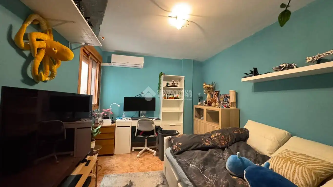 Habitación de Piso en venta en Polopos con Aire acondicionado y Balcón