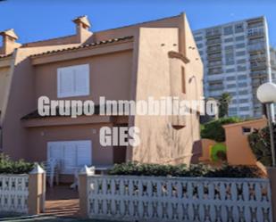 Exterior view of Single-family semi-detached for sale in  Valencia Capital  with Terrace and Balcony