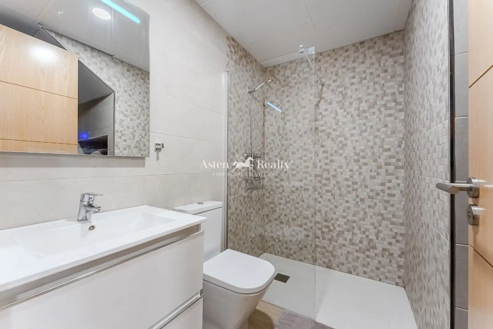 Baño de Casa adosada en venta en Arona con Aire acondicionado, Jardín privado y Terraza
