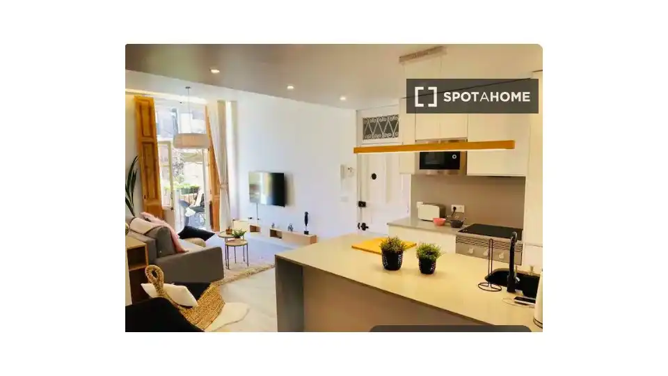 Exterior view of Flat for rent in Valencia  with Air Conditioner, Heating and Furnished