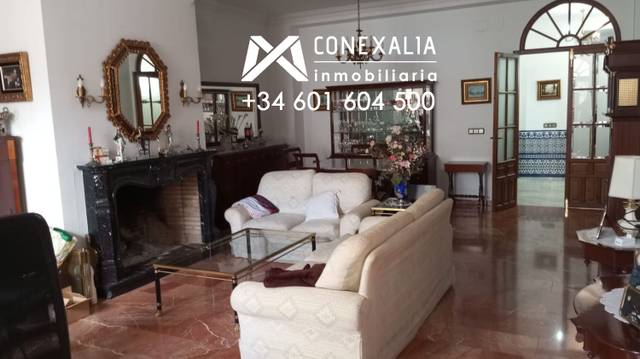 Casa-chalet en Venta en Olvera