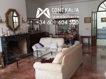 House with balcony for sale in Olvera