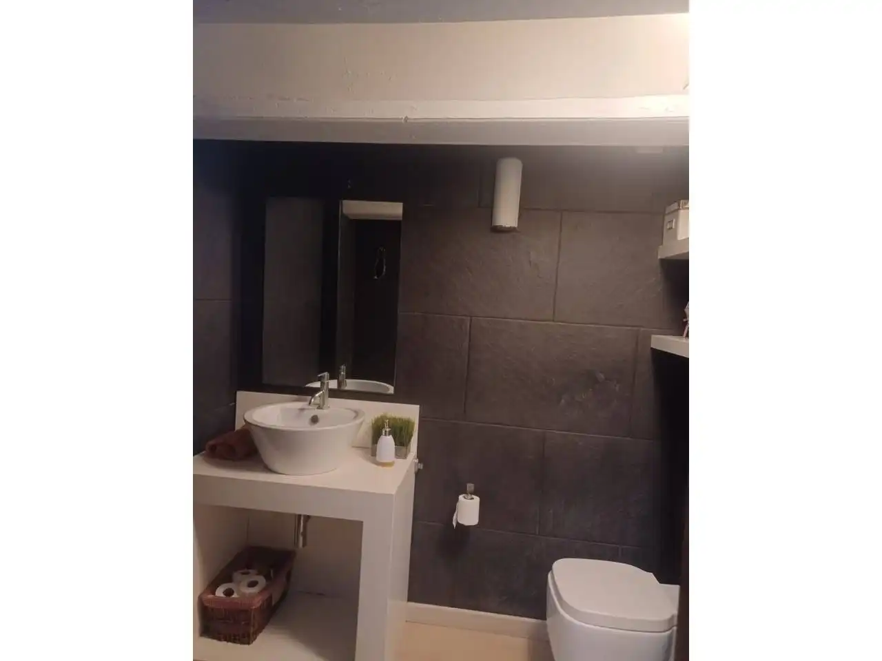 Baño de Piso en venta en Valencia con Aire acondicionado, Jardín privado y Amueblado