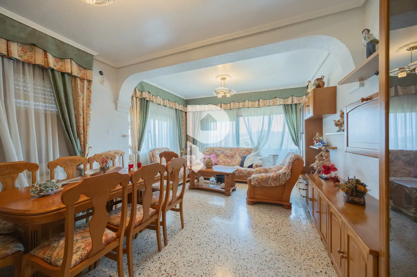 Sala d'estar de Casa o xalet en venda en Sant Andreu de la Barca amb Aire condicionat, Calefacció i Jardí privat