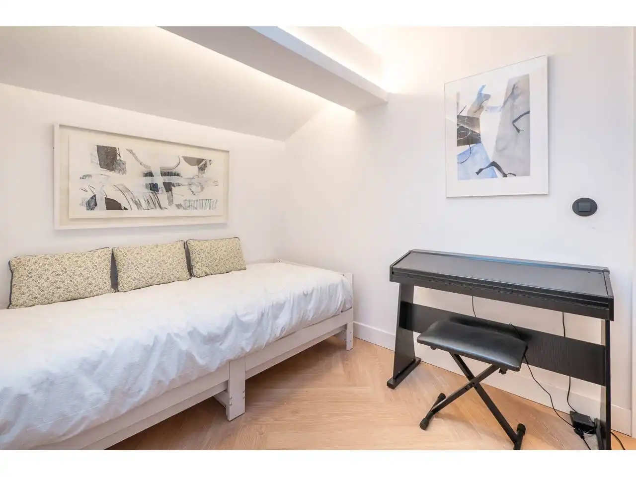 Dormitori de Casa o xalet en venda en Donostia - San Sebastián  amb Aire condicionat, Calefacció i Jardí privat
