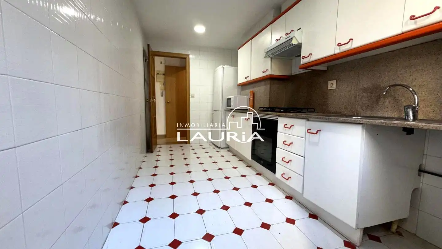 Maisonette zur Miete in Avinguda de l'Institut Obrer de València, Ciutat de les Ciències i de les Arts - Justicia