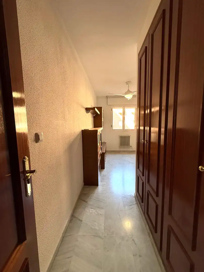 Bedroom of Flat for sale in Granada  with Air Conditioner, Heating and Furnished