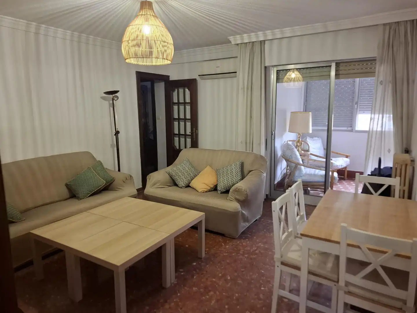 Sala de estar de Piso de alquiler en Granada con Aire acondicionado, Calefacción y Terraza