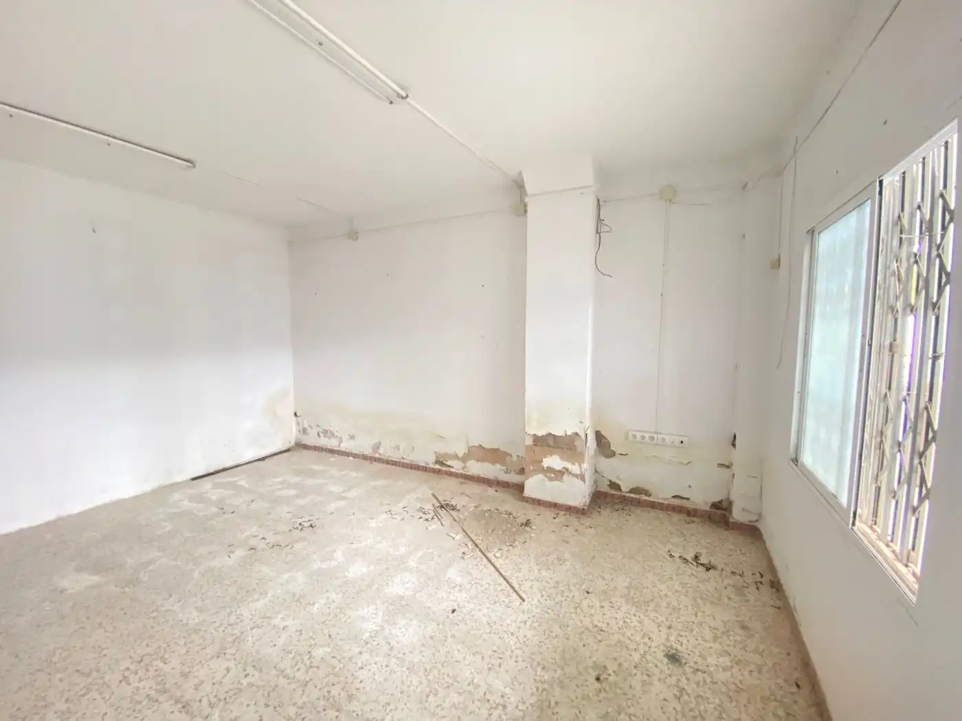 Nave industrial en venta en Lora del Río