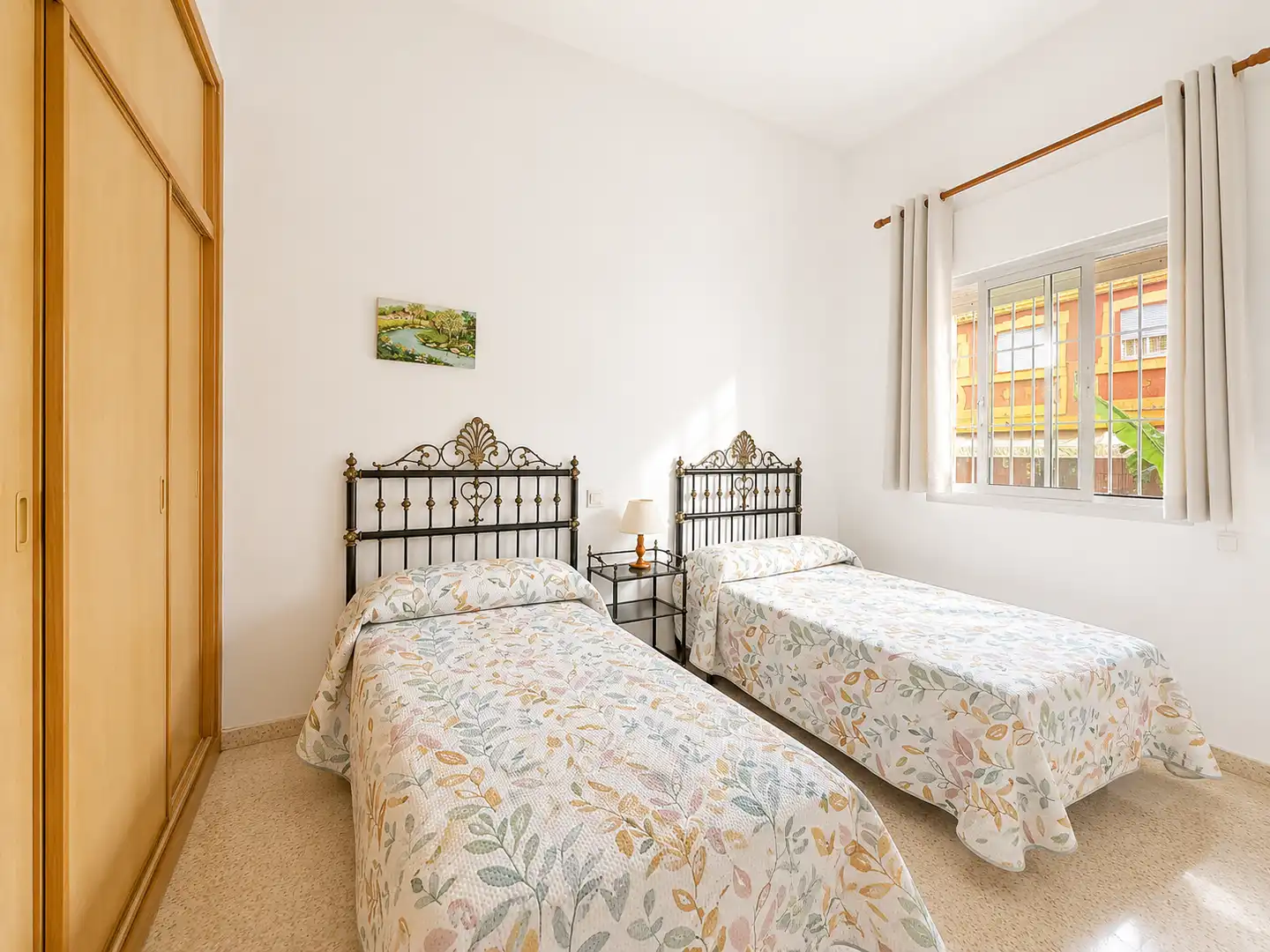 Habitación de Casa adosada en venta en Estepona con Jardín privado, Terraza y Piscina
