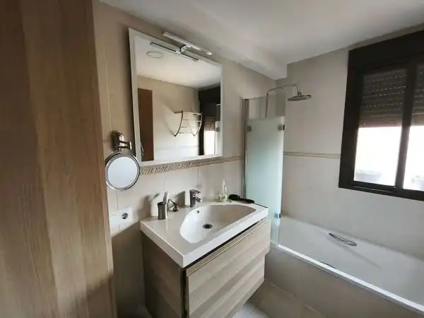 Baño de Dúplex en venta en El Espinar con Aire acondicionado, Calefacción y Jardín privado