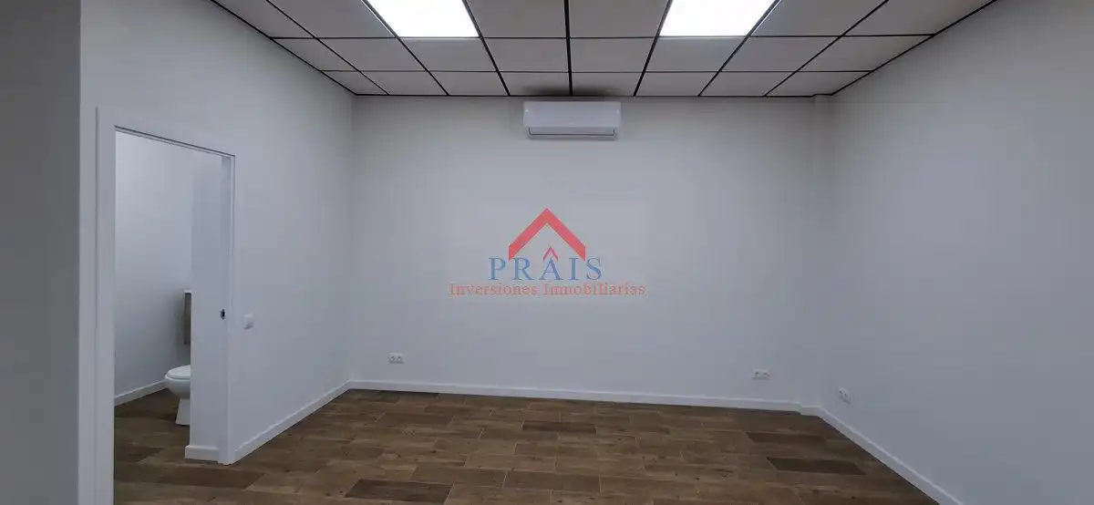 Commercial properties for sale in Utrera  with Air Conditioner