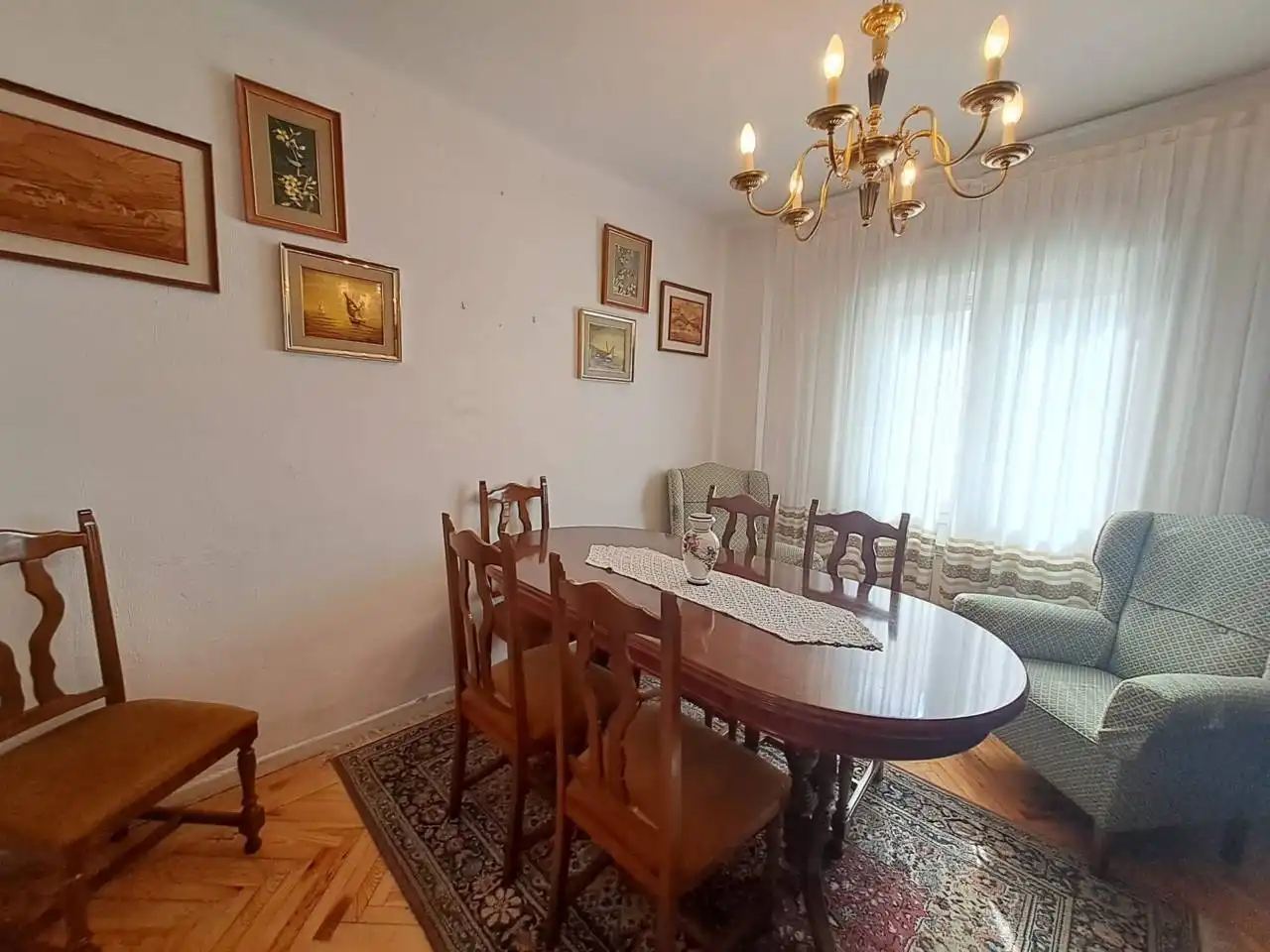 Comedor de Piso en venta en Burgos con Calefacción y Trastero