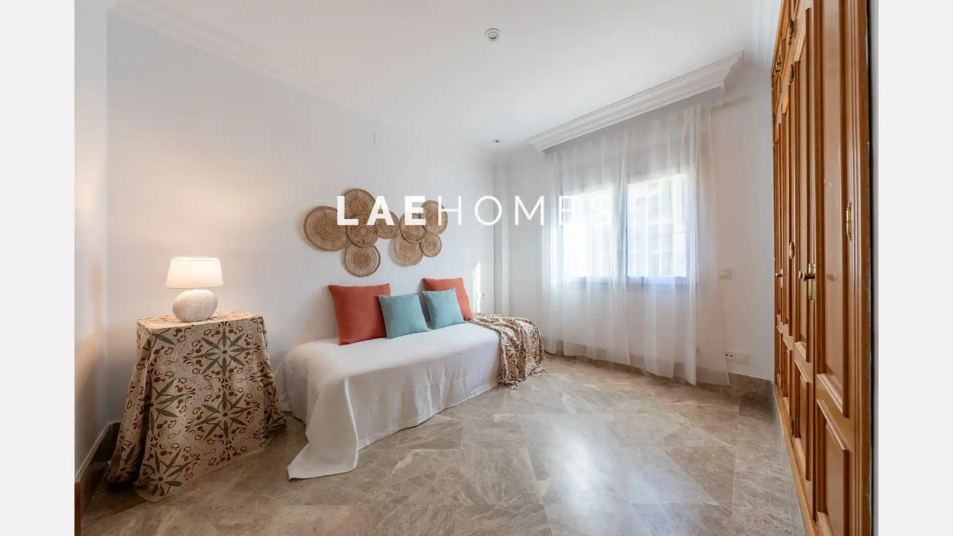 Dormitori de Casa adosada en venda en Marbella amb Aire condicionat, Calefacció i Terrassa