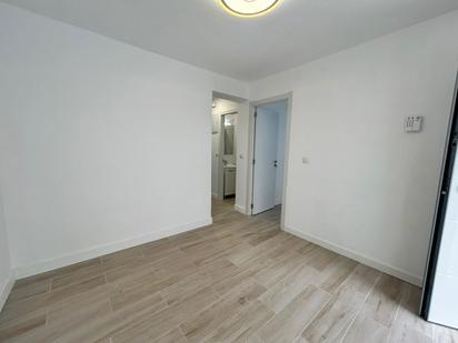 Bedroom of Flat for sale in  Madrid Capital  with Air Conditioner and Heating