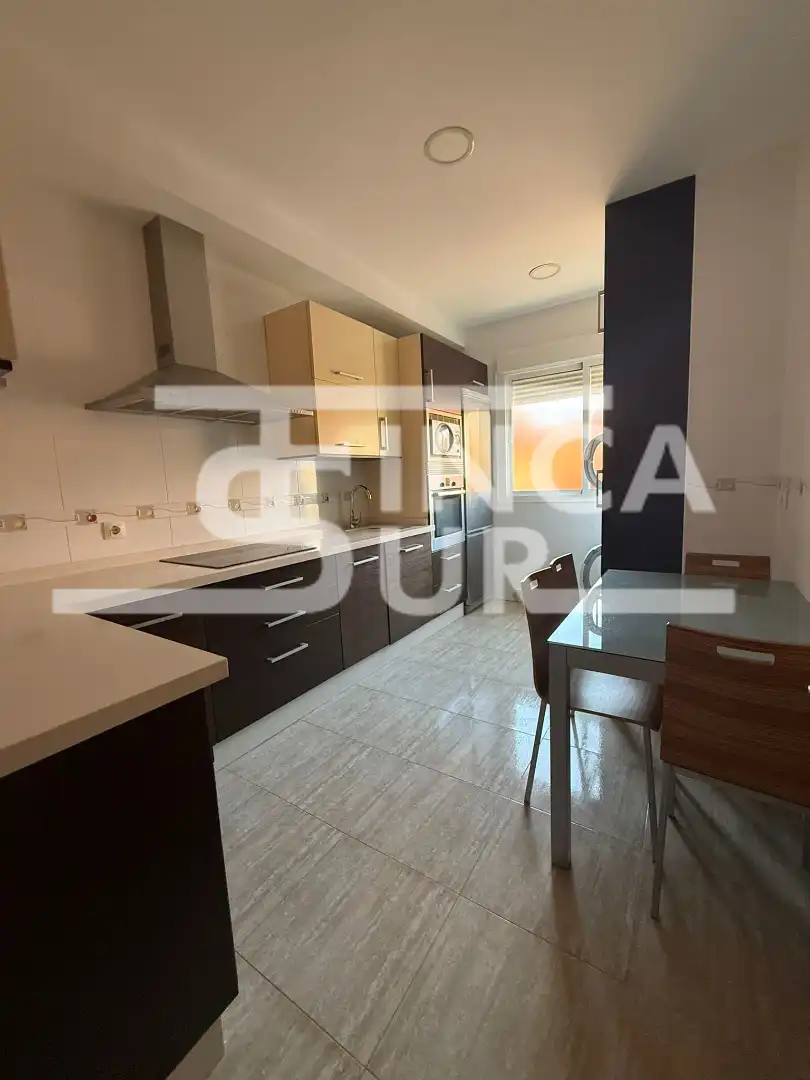 Cocina de Apartamento en venta en Roquetas de Mar con Amueblado, Horno y Lavadora