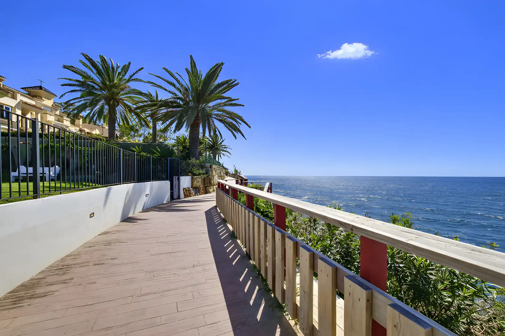 Terrassa de Casa adosada en venda en Estepona amb Aire condicionat, Jardí privat i Terrassa