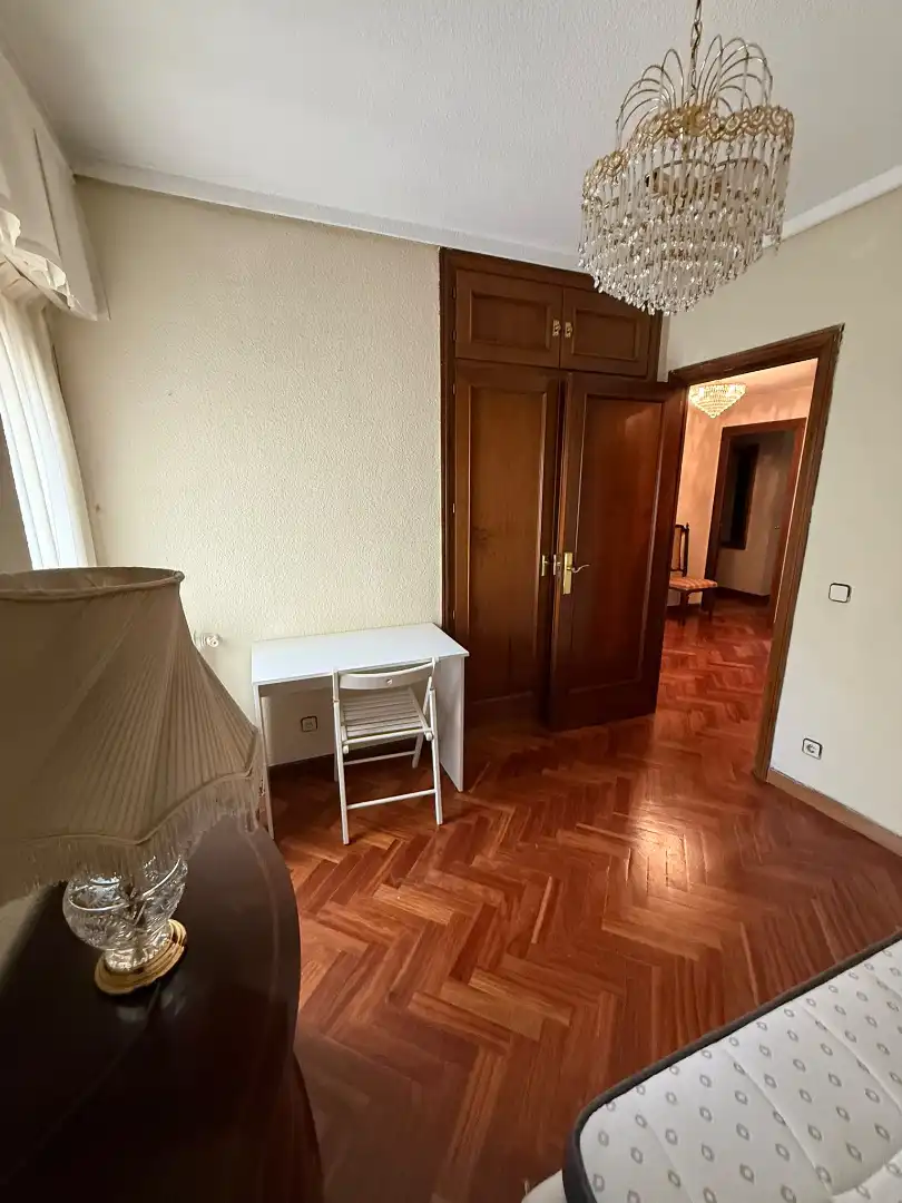 Schlafzimmer von Wohnung zur Miete in Madrid mit Heizung, Terrasse und Möbliert