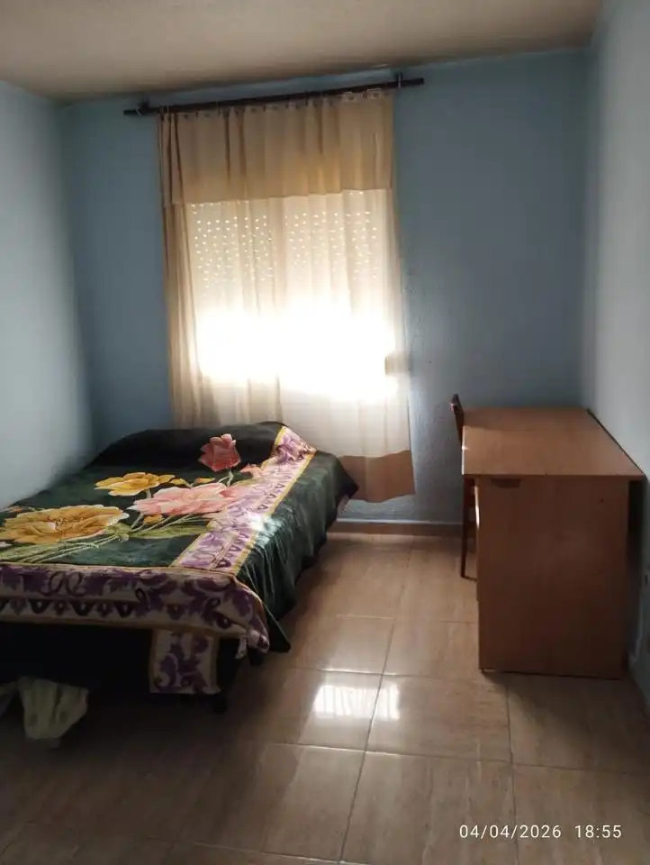 Habitación de Piso para compartir en Alcalá de Henares con Calefacción y Amueblado