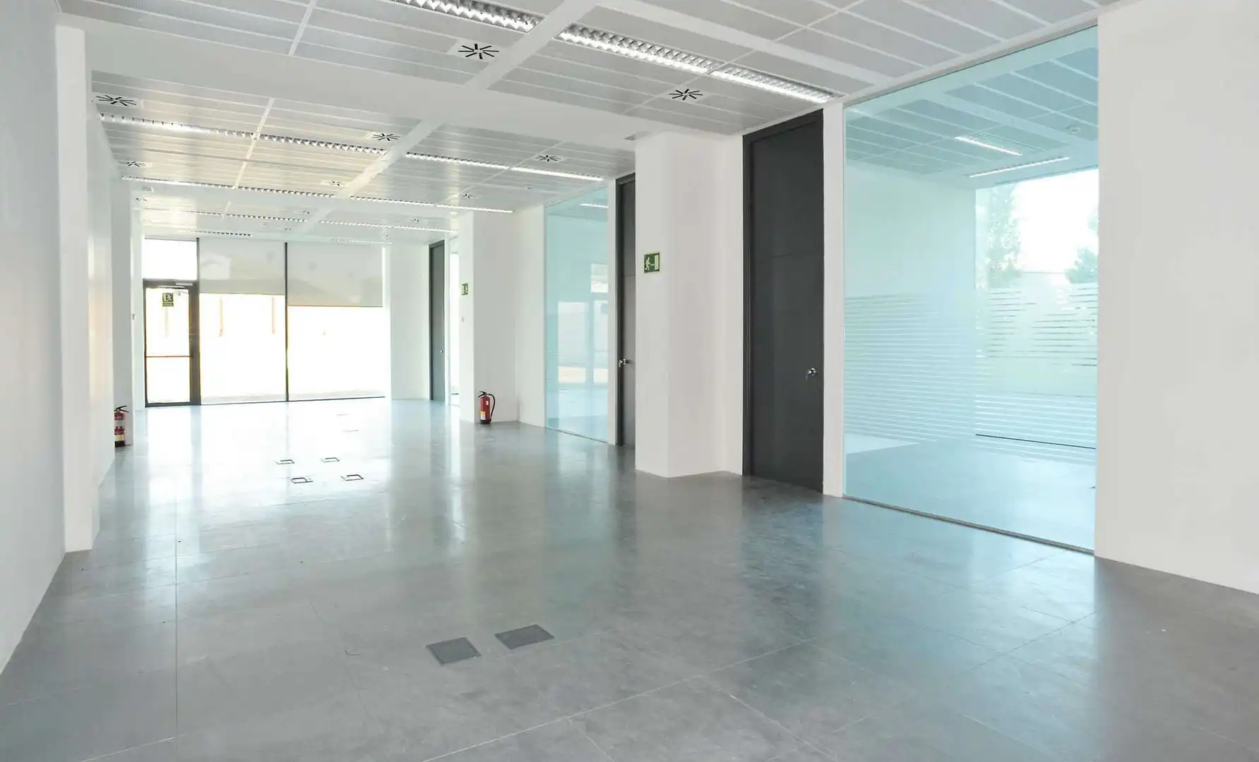 Oficina de alquiler en Cornellà de Llobregat con Aire acondicionado, Calefacción y Terraza