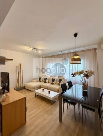 Living room of Flat to rent in  Sevilla Capital  with Air Conditioner and Furnished