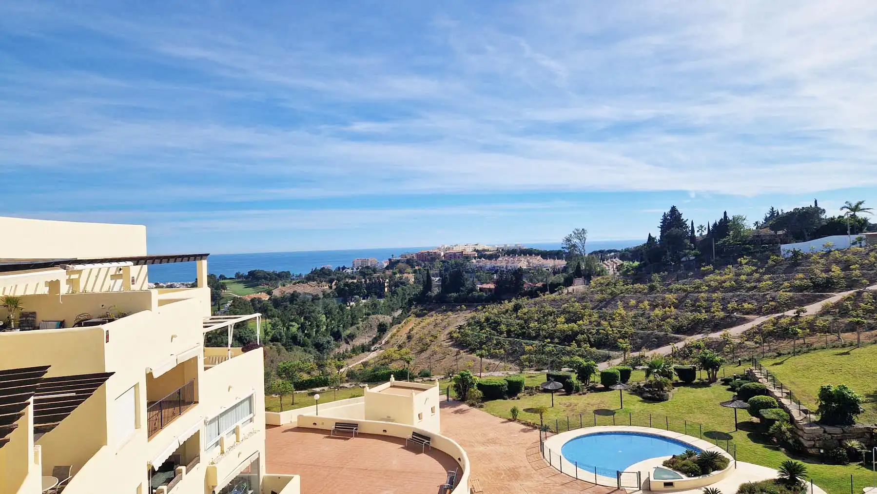 Vista exterior de Àtic en venda en Benalmádena amb Aire condicionat, Calefacció i Terrassa