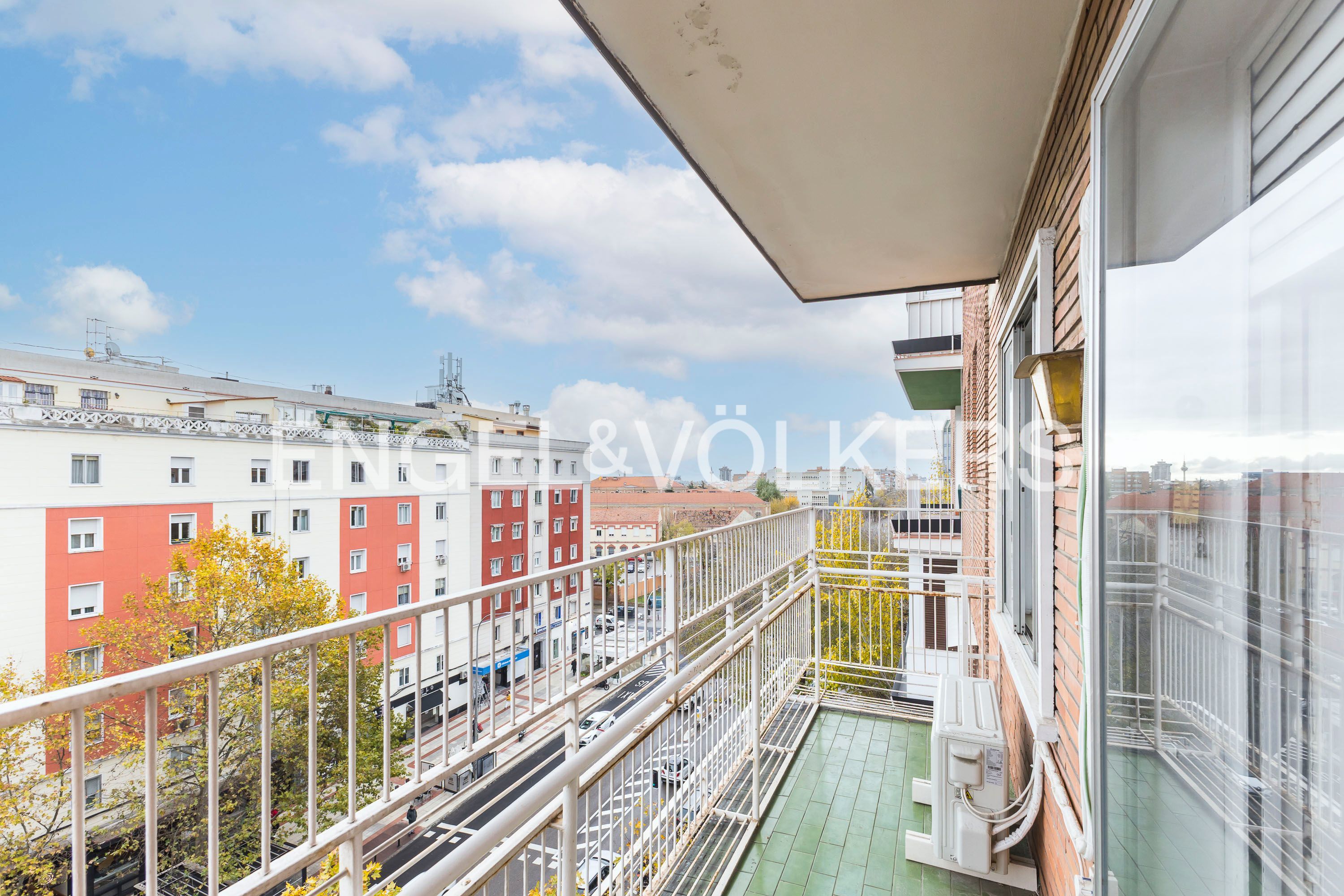 Exterior view of Apartment for sale in  Madrid Capital  with Air Conditioner, Heating and Terrace
