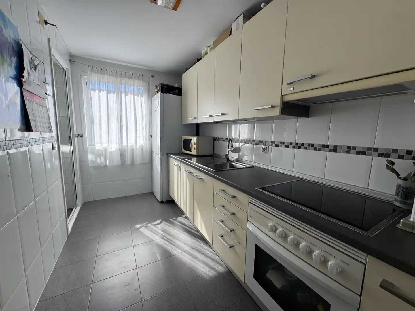 Cuina de Pis en venda en Málaga amb Aire condicionat, Jardí privat i Terrassa