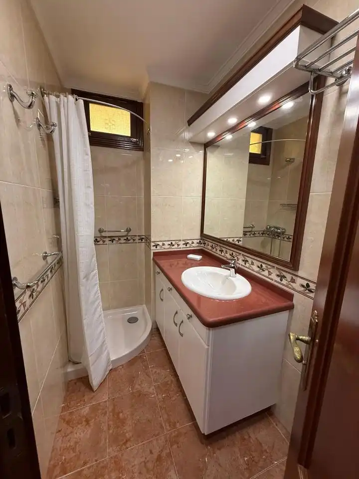 Bathroom of Flat for rent in Santa Cruz de Tenerife  with Air Conditioner, Furnished and Balcony