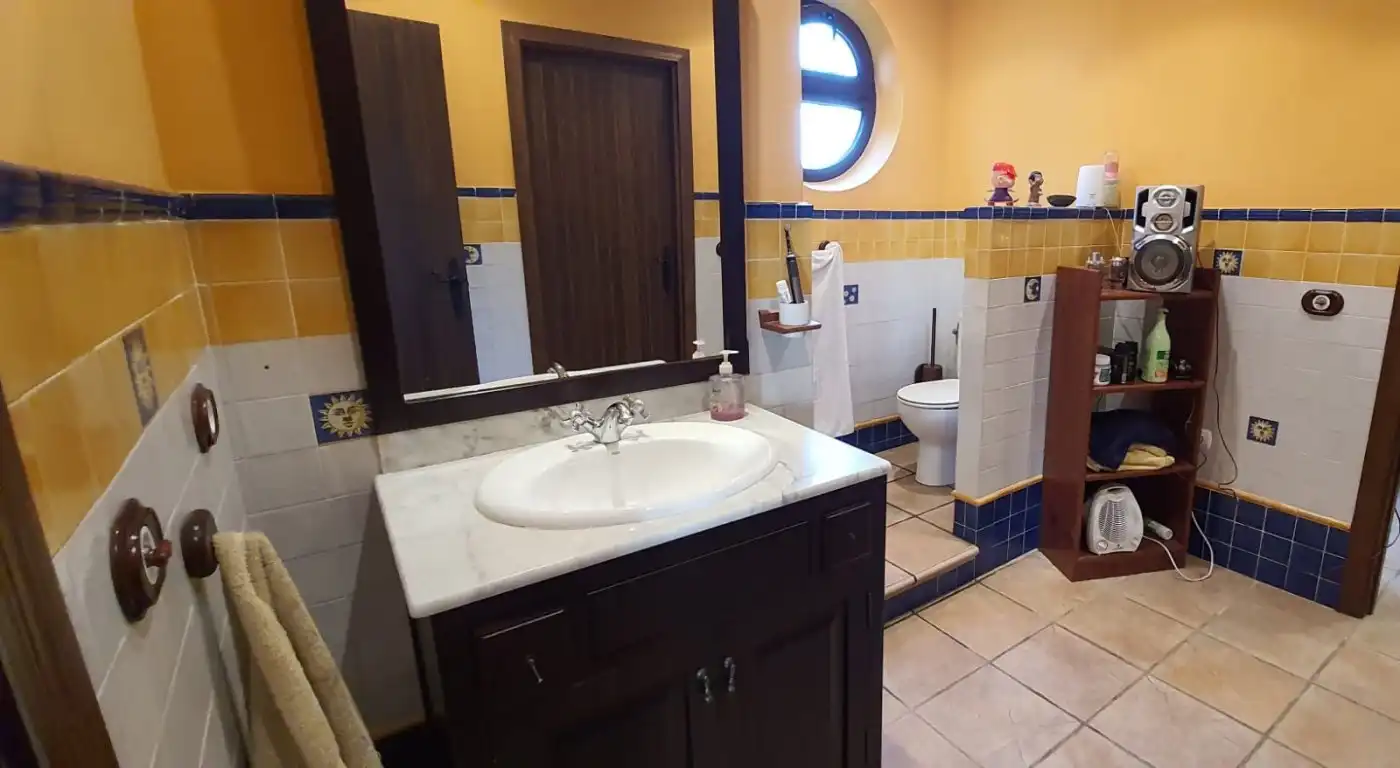 Baño de Casa o chalet en venta en San Roque con Jardín privado, Terraza y Piscina
