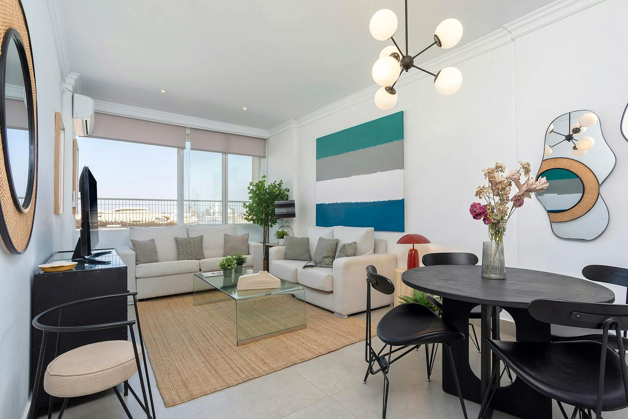 Living room of Flat for rent in  Sevilla Capital  with Air Conditioner, Heating and Washing machine