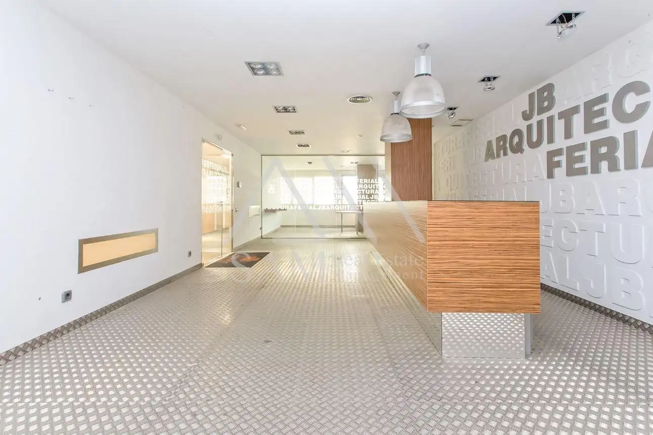 Office space with lift for sale in Roquetes - Can Magí, imagen 3