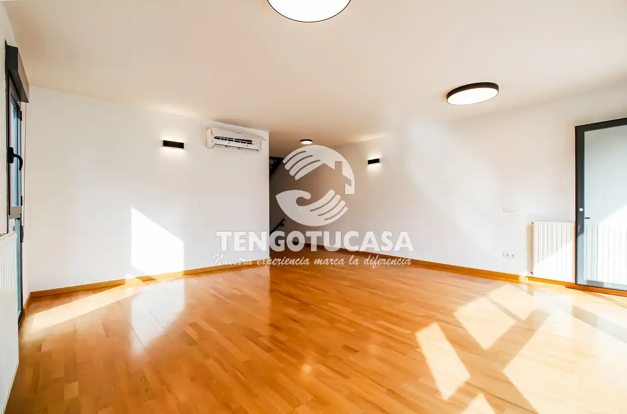 Detached homes for rent in Madrid  with Air Conditioner, Heating and Private garden