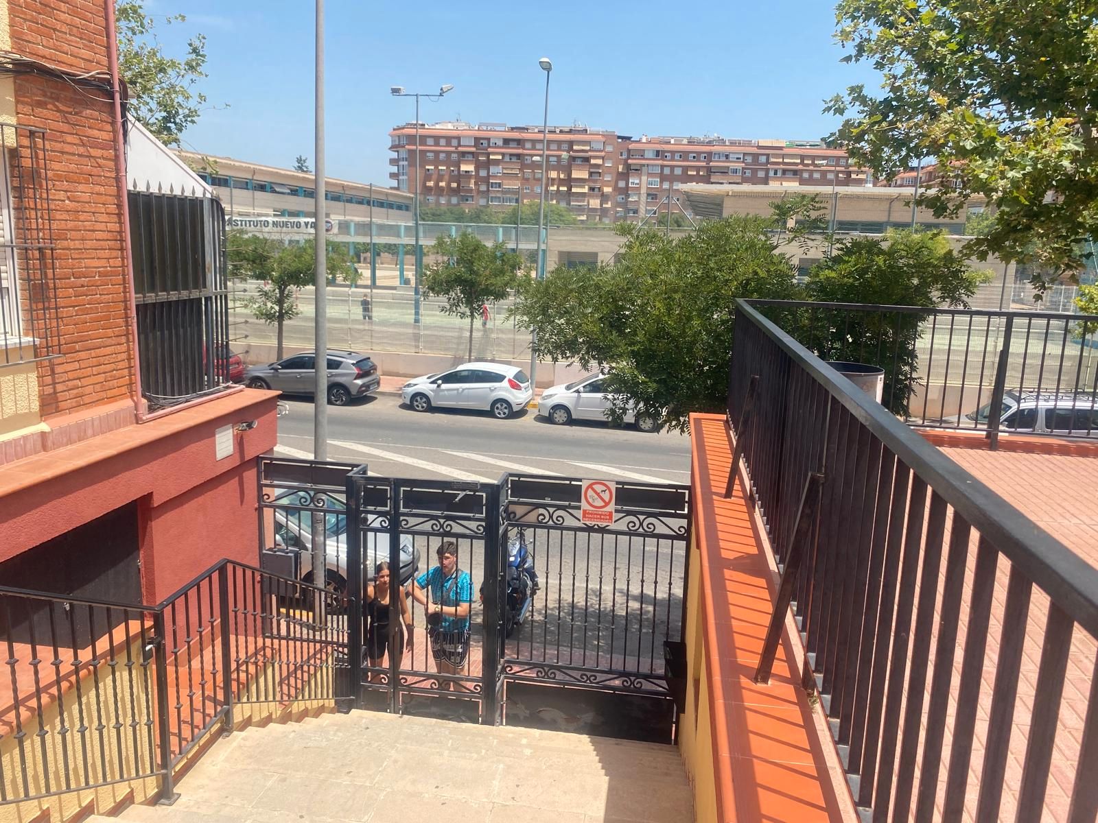Vista exterior de Pis en venda en San Vicente del Raspeig / Sant Vicent del Raspeig amb Aire condicionat, Calefacció i Moblat