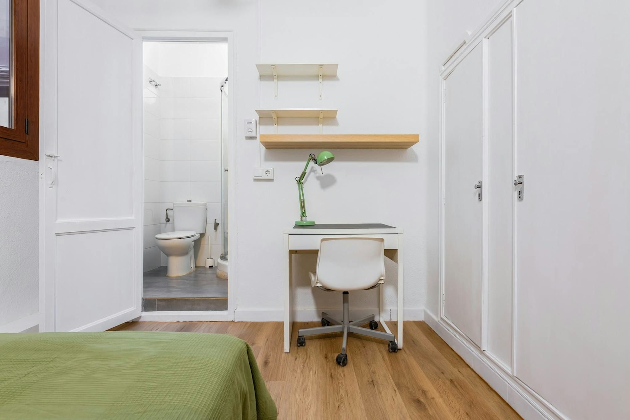 Flat to share in N/A, Gran Via