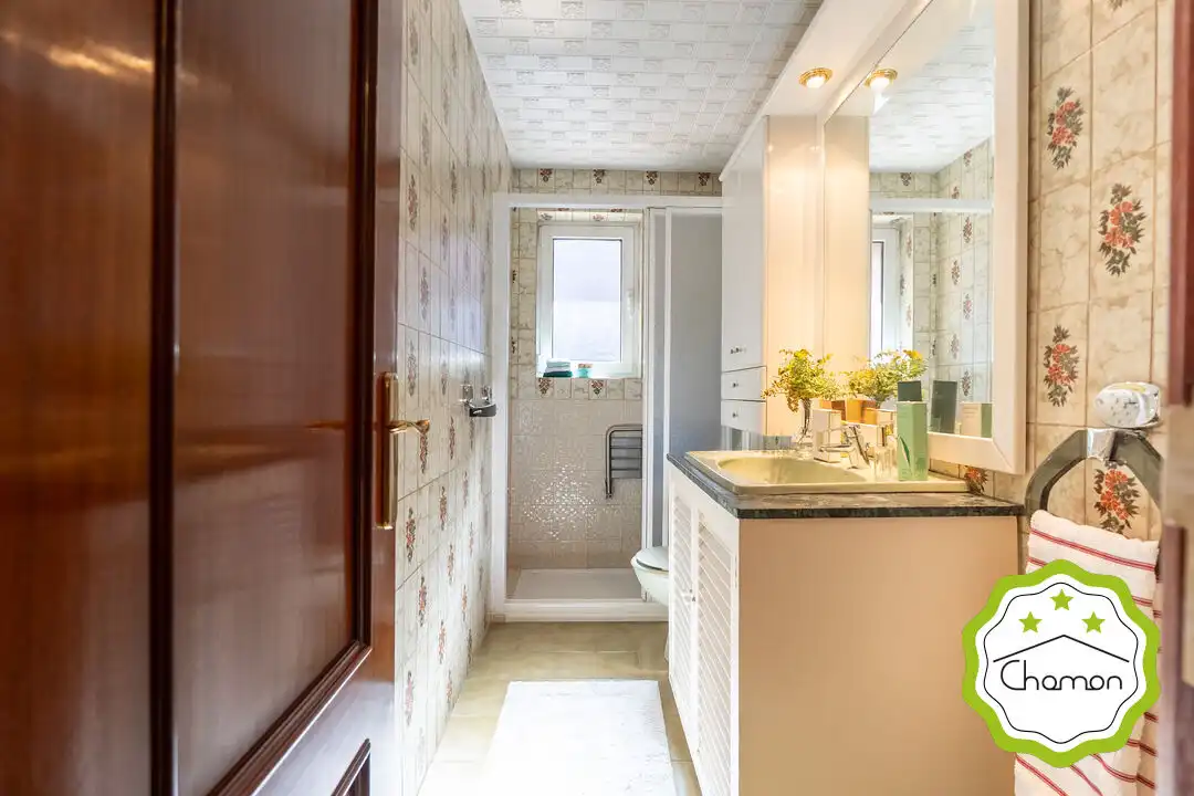 Baño de Piso en venta en Bilbao  con Calefacción, Jardín privado y Amueblado