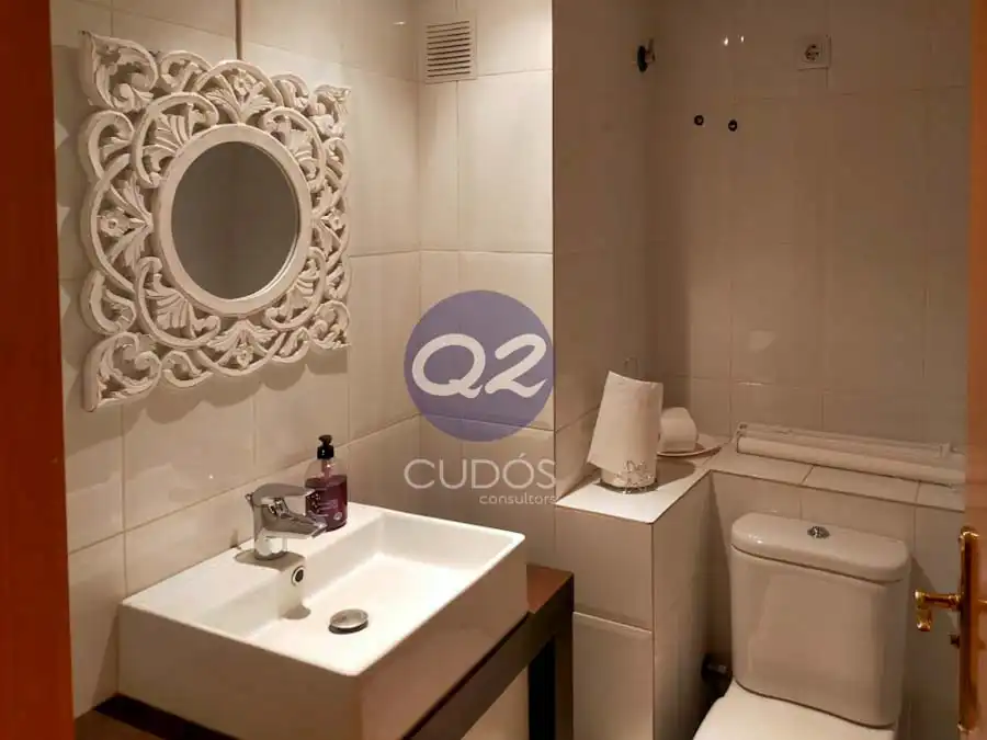 Bathroom of Office for rent in Lleida  with Air Conditioner