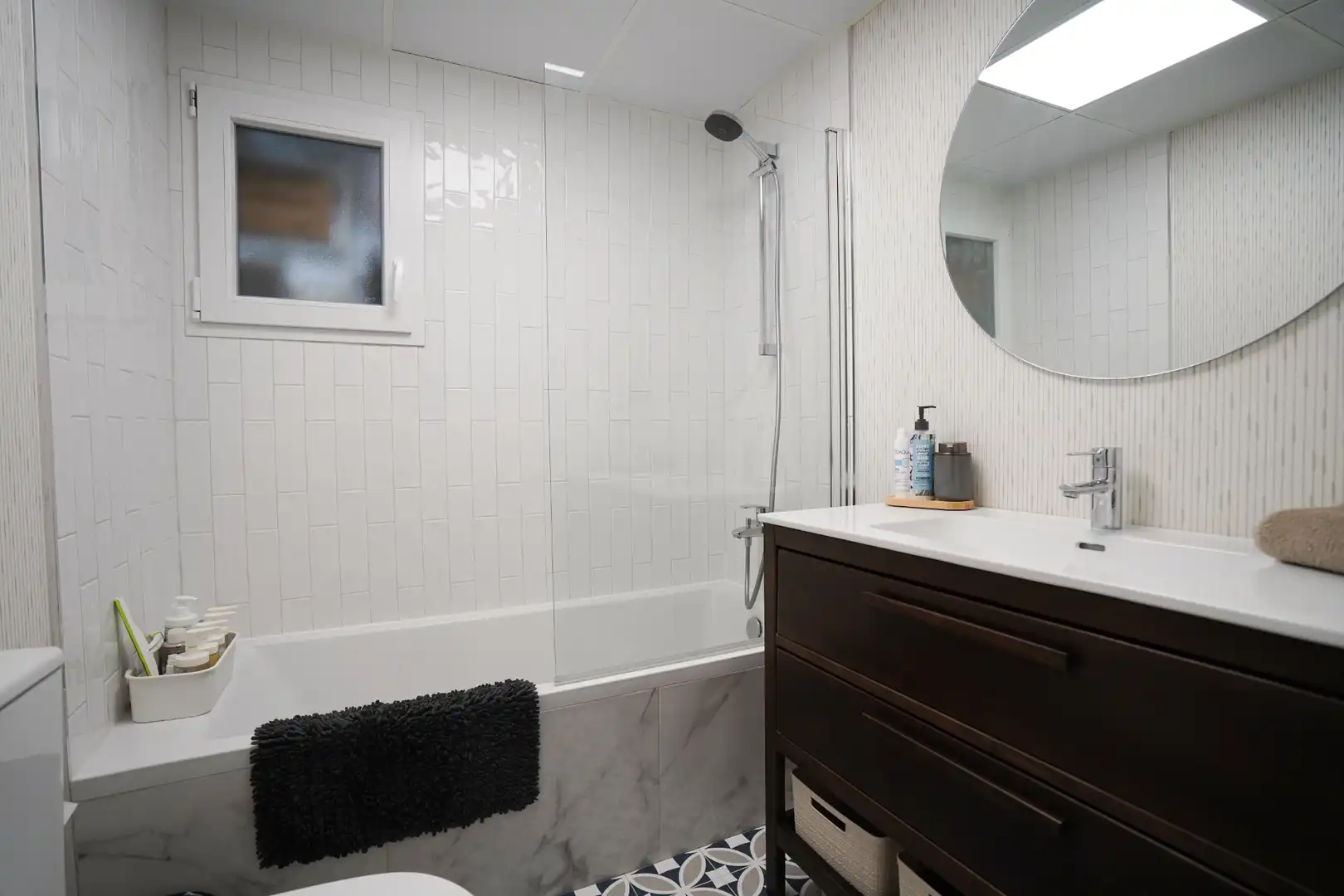 Bathroom of Flat for sale in Vila-seca  with Air Conditioner, Heating and Parquet flooring