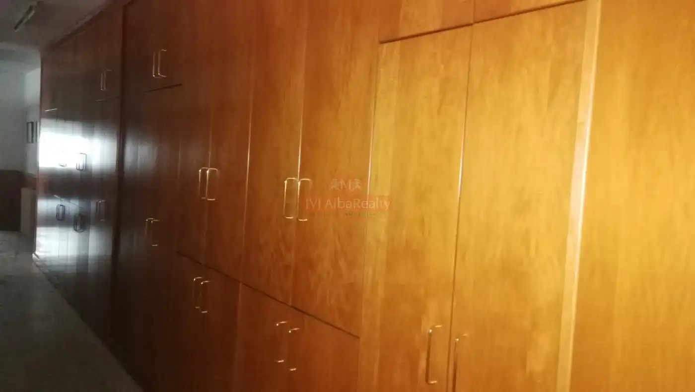 Schlafzimmer von Büro zur Miete in Albacete mit Klimaanlage