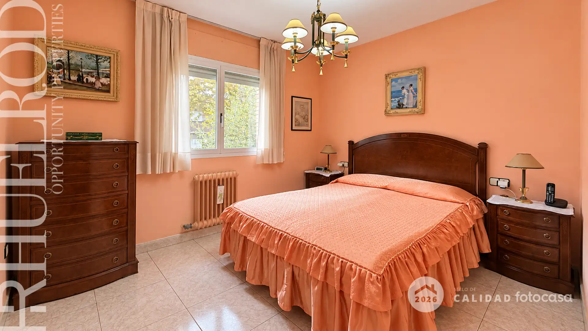 Habitación de Casa adosada en venta en Cerdanyola del Vallès con Aire acondicionado, Calefacción y Jardín privado