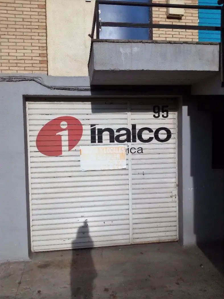 Nau industrial de lloguer a Can Rosés