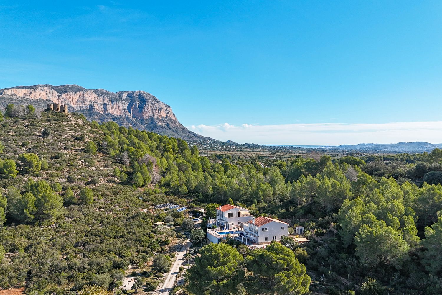 Vista exterior de Casa o xalet en venda en Dénia amb Aire condicionat, Calefacció i Jardí privat