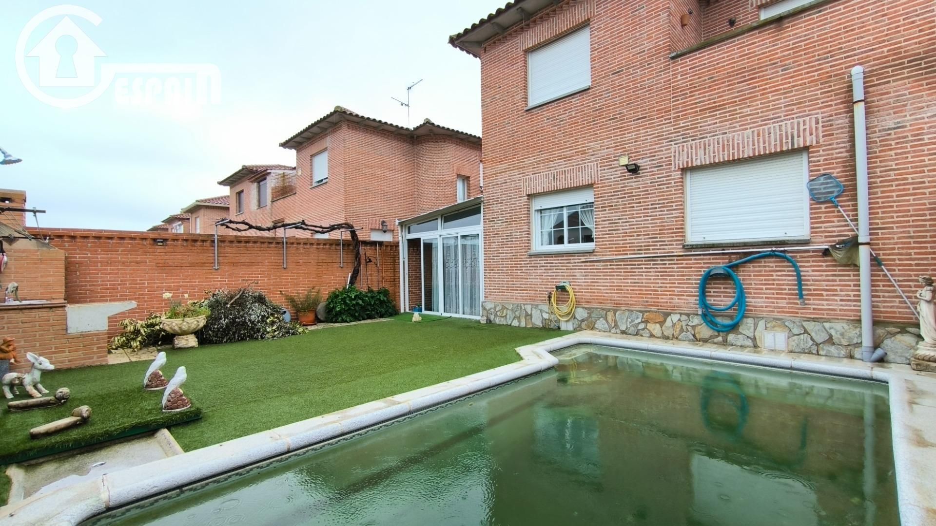 Jardí de Casa o xalet en venda en Santa Olalla amb Calefacció, Jardí privat i Terrassa