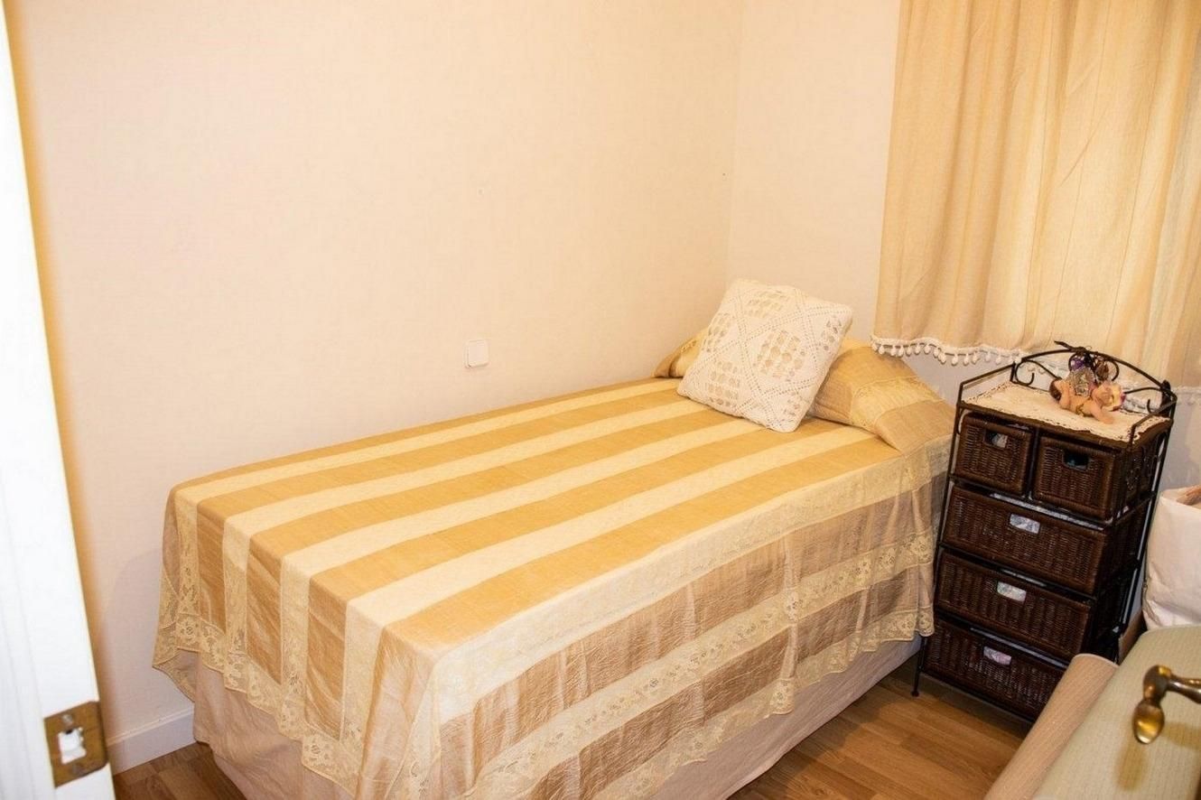 Bedroom of Flat to rent in  Madrid Capital  with Air Conditioner, Heating and Storage room