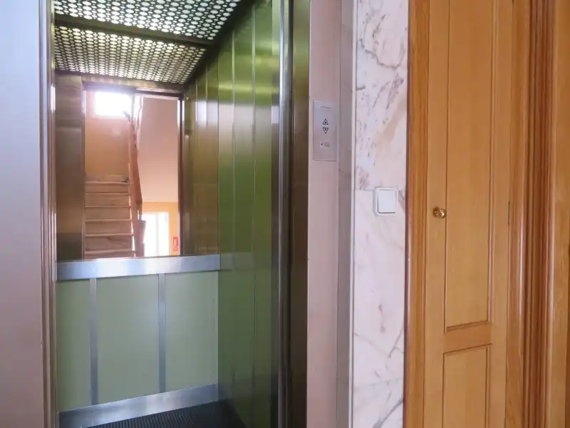 Apartamento en venta en León Capital  con Calefacción, Jardín privado y Terraza