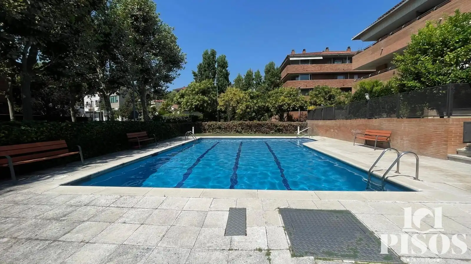 Piscina de Piso de alquiler en Sant Cugat del Vallès con Calefacción, Parquet y Terraza
