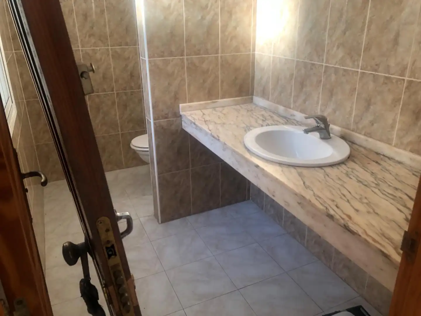 Baño de Casa adosada en venta en Mijas con Aire acondicionado, Calefacción y Jardín privado