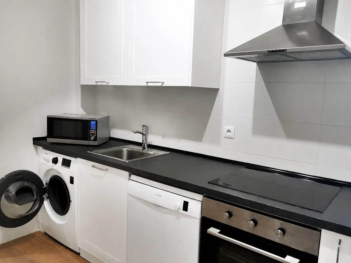 Cocina de Piso de alquiler en Santander con Calefacción, Terraza y Horno
