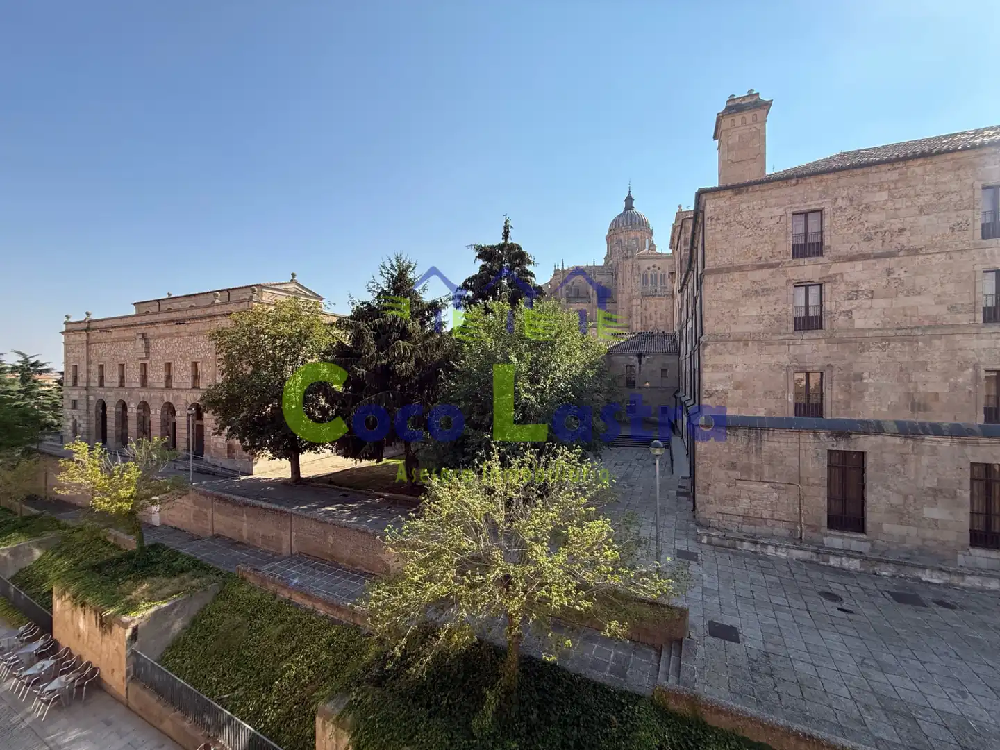 Vista exterior de Àtic de lloguer en Salamanca amb Calefacció, Parquet i Terrassa