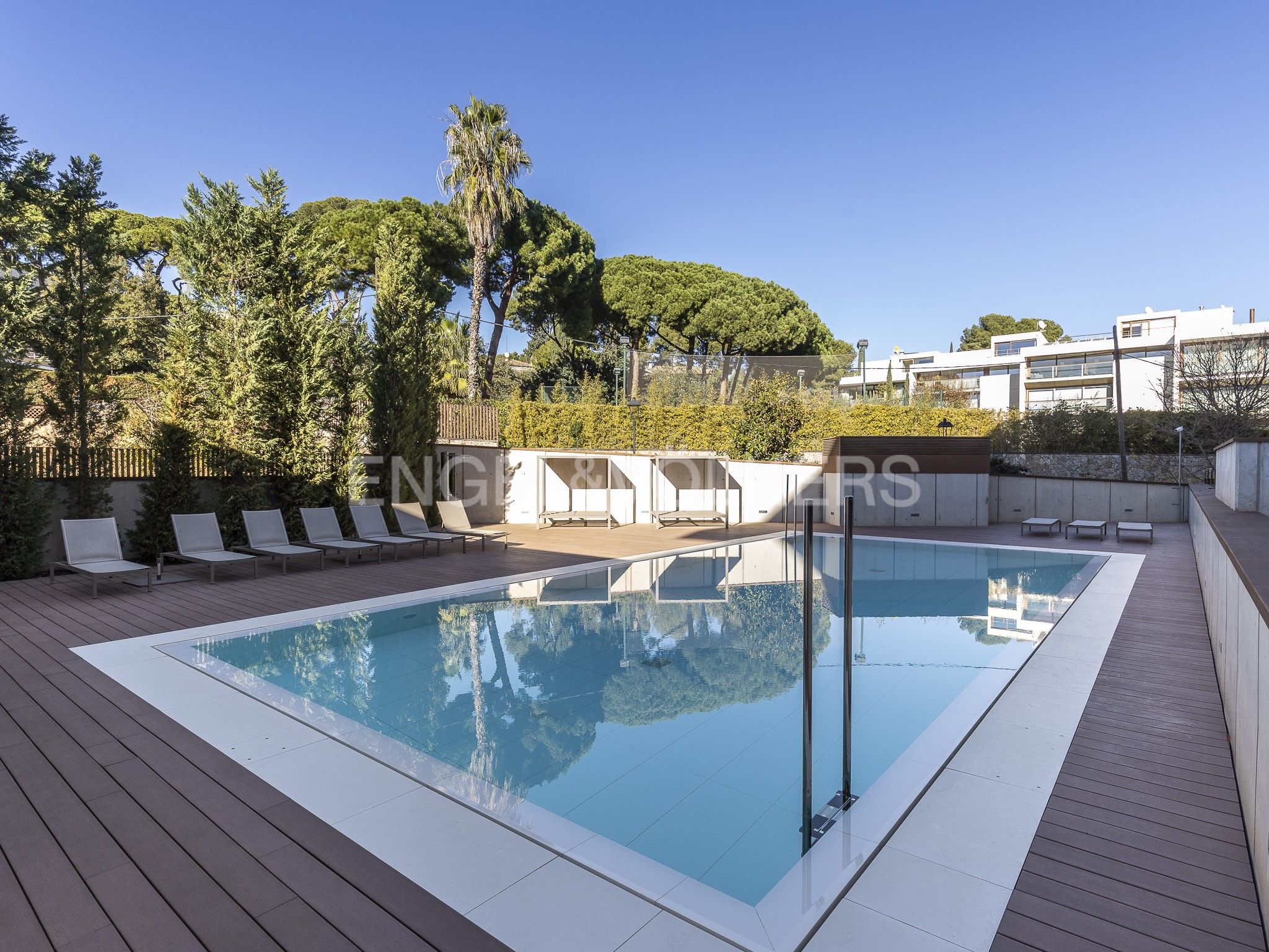 Swimming pool of Flat for sale in  Barcelona Capital  with Air Conditioner, Heating and Parquet flooring